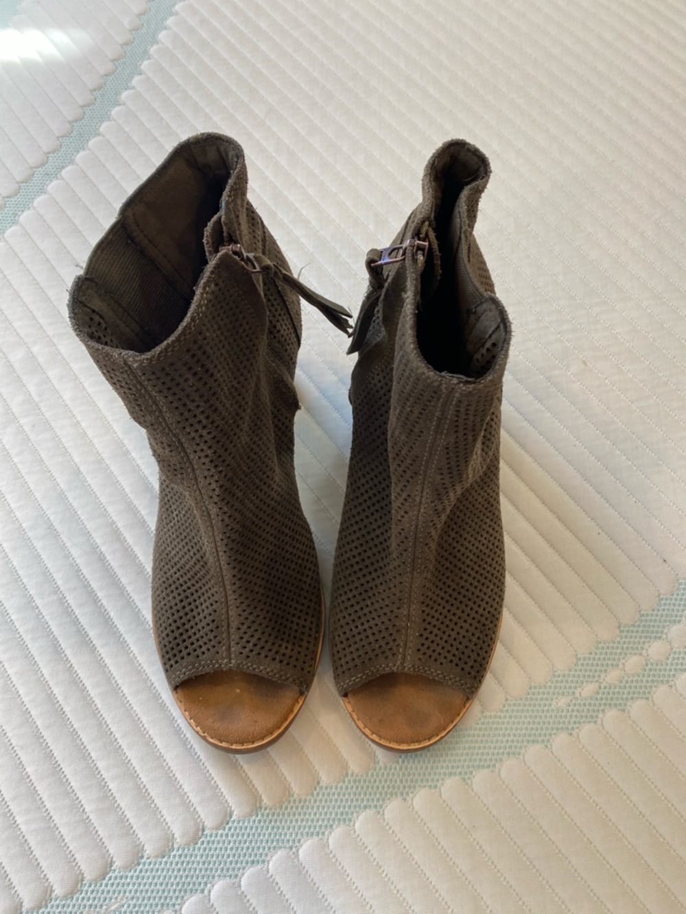 TOMS Women's Open-Toe Perforated Ankle Boot in Brown Size 9